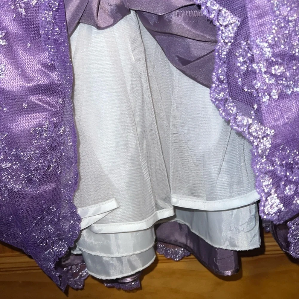Girls formal velvet and lace pink dress, Size 8 - Picture 12 of 15